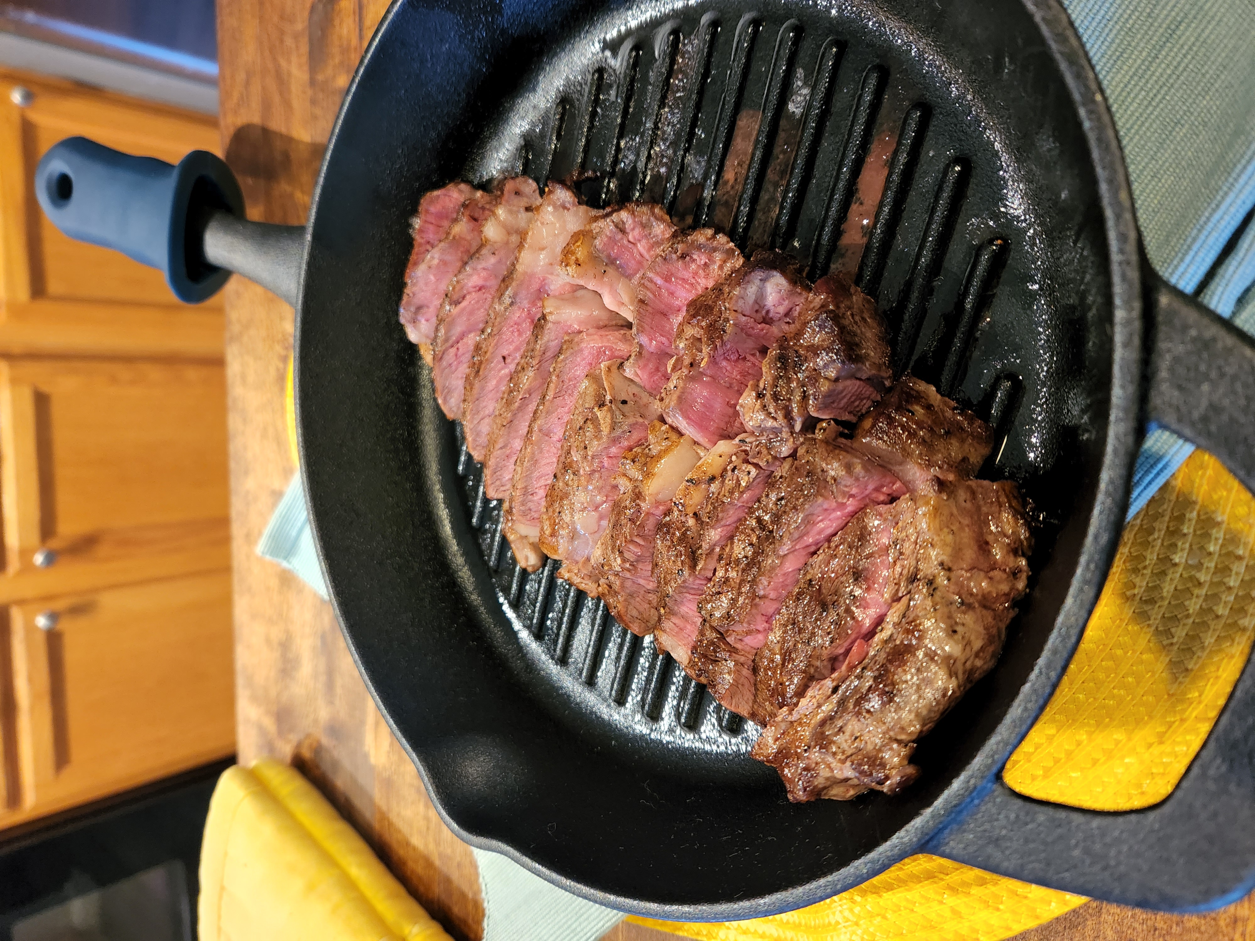 鑄鐵鍋牛排 - 2